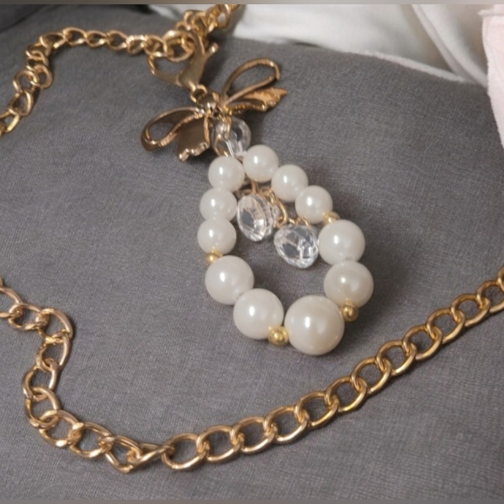 White Sparkle Crossbody. Includes Faux Pearl Bag Charm. NWOT - Picture 2 of 3